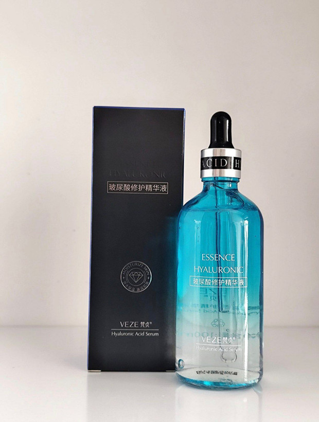 💧✨ سرم آبرسان هیالورونیک اسید وزه (VEZE) ✨💧 Veze Hyaluronic Acid Serum – 100ml سرمی قوی برای آبرسانی سطحی و عمقی پوست که باعث شادابی، نرمی و جوانی پوست میشود 🌿 مناسب برای رفع خشکی، جلوگیری از پیری زودرس و کاهش چین و چروک. 🧴 ویژگیها: • آبرسان و مرطوبکننده • آبرسانی به سطح و عمق پوست • شادابکننده پوست • جلوگیری از خشکی پوست • بهبود و تامین کمبود آب پوست • جلوگیری از پیری زودرس • ضد چین و چروک • ترمیم آفتابسوختگی • تاریخ مصرف طولانی