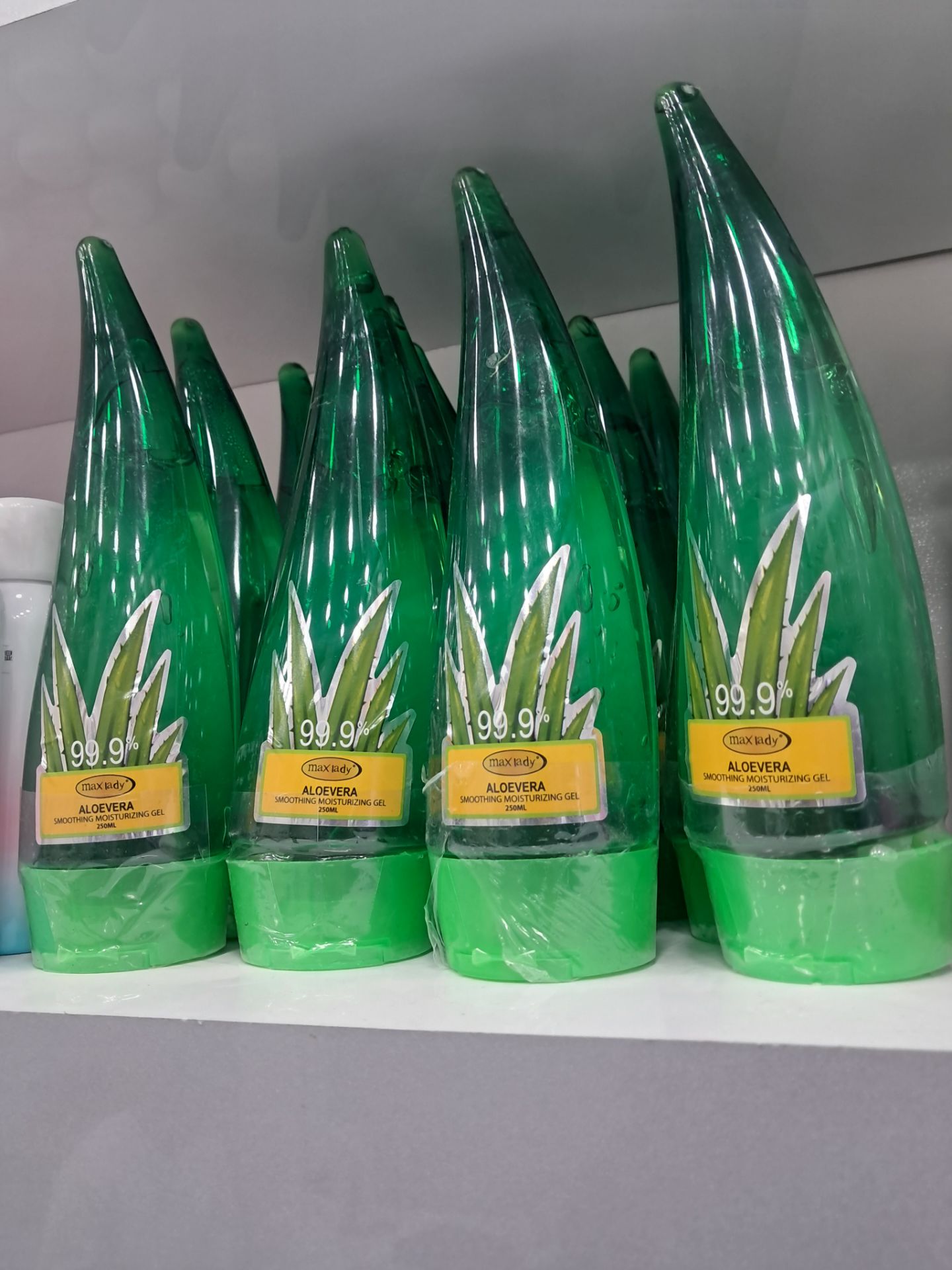 ژل شاخکی  آبرسان  آلوئه ورا