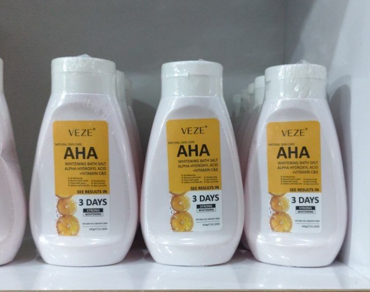 نمک بدن AHA💛 -----------------------------  💎 از بین برنده دون مرغی 💎 از بین برنده سلول مرده پوست 💎 رفع تیرگی زیر بغل و کشاله ران و بیکینی 💎 از بین برنده جای جوش بعد از شیو 💎 از بین برنده تیرگی و کدری پوست