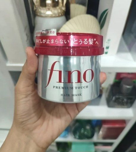 ماسک مو فینو (fino) اصل ژاپن توضیحات محصول : نفوذ عمیق در ریشه مو رطوبت رسانی فوری تغذیه و تقویت کننده مو صاف و براق کننده مو نرم کننده و رفع خشکی و زبری افزایش دوام رنگ مو کنترل شکستگی مو احیا و ترمیم مو افزایش مقاومت مو