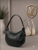 🆔 شناسه: `32` 💎 نام: ** کیف رکسانا | شیک، خوشدست و لاکچری 🎀 ** 🦋 جنس: چرم طرحدار درجه یک 📏 یه مدل خاص و کاربردی برای استایلهای روزمره و شیک 😍 🦋 بسیار باکیفیت و جادار 🦋 متریال وارداتی 🦋 استر خارجی 🦋 دارای بند دستی + بند دوشی قابل تنظیم 🦋 طراحی شیک و خوشفرم ✅📏 ابعاد: ۲۳×۱۶ سانتیمتر ✅🚚 ارسال 7روزبعد ثبت#کیف_زنانه #کیف_دوشی #کیف_دستی #کیف_لاکچری #کیف_جدید #کیف_شیک #کیف_اسپرت #کیف_روزمره 🖌 رنگ بندی: مشکی - کرم - شکلاتی 👨👩👧👦 سایزها: 00 💰