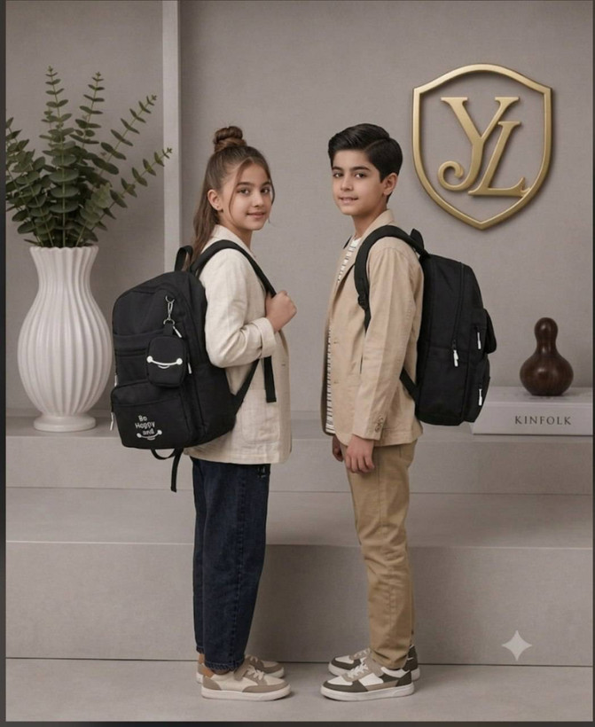 🆔 شناسه: `30` 💎 نام: ** 🎒 کوله دو تکه Happy ** 🦋 جنس: نانسی صدفی 📏 با یه کولهی جادار و باکیفیت که هر چیزی رو مرتب و راحت باهات همراه میکنه! ✨ 🦋· دو تکه (کیف اصلی + یک کیف کوچک جدا) 🦋· دارای ۶ جیب داخلی و ۳ جیب خارجی برای نظم کامل 🦋· استر دوزی خارجی با کیفیت 🦋· زیپ و سرزیپ روان و باکیفیت 🦋· پشت و بندها ابرگذاری شده برای راحتی بیشتر 🦋· دارای عرقگیر 🦋· دوخت محکم و تمیز ✅ ابعاد: ۲۰ × ۳۰ × ۴۲ سانتیمتر ✅ ارسال: 7 روز کاری بعد از ثبت سفارش #کوله_دو_تکه #کوله_جادار #کوله_دانشجویی #کیف_کوله_شیک #مد_کاربردی 🖌 رنگ بندی: مشکی 👨👩👧👦 سایزها: 00 💰